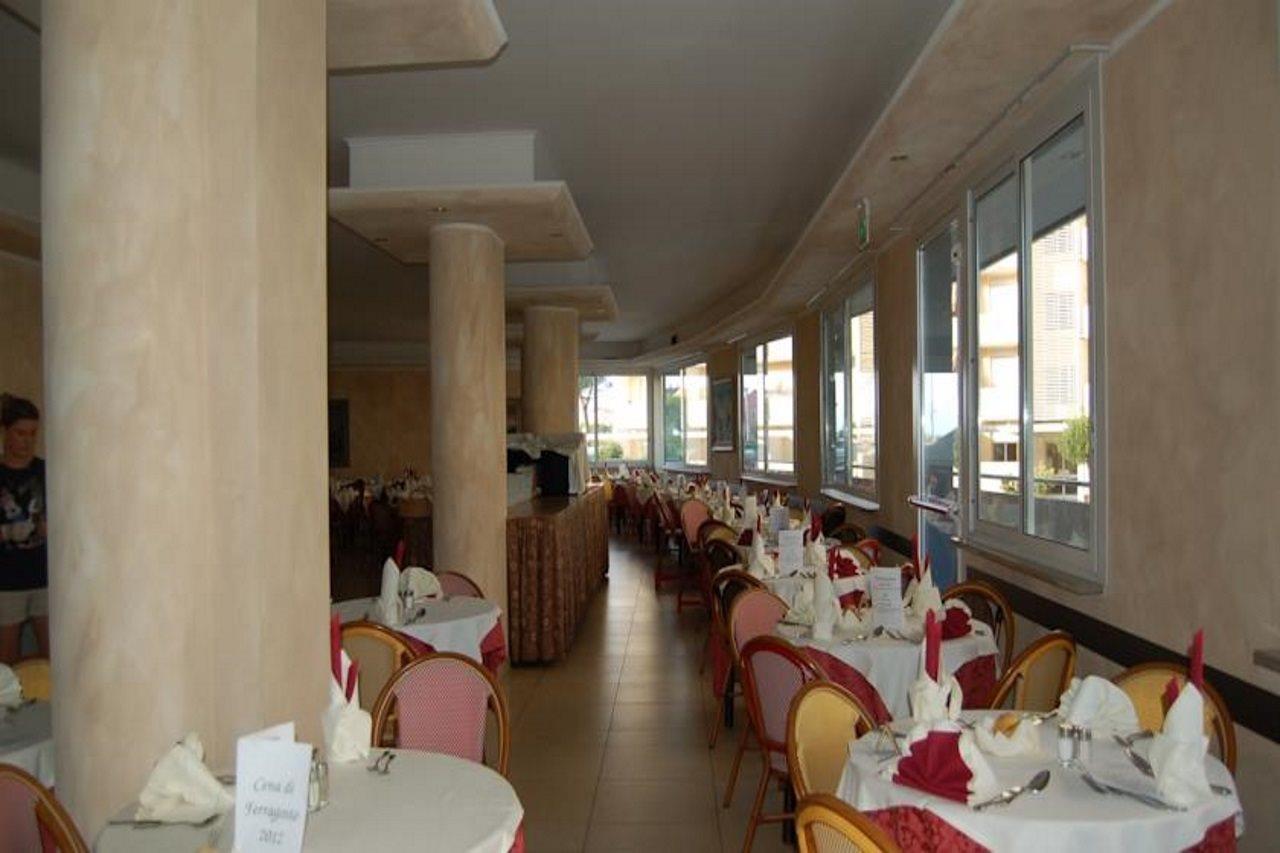Hotel Ambassador Caorle Esterno foto